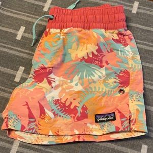 Girls Patagonia Costa Rica baggies in EUC